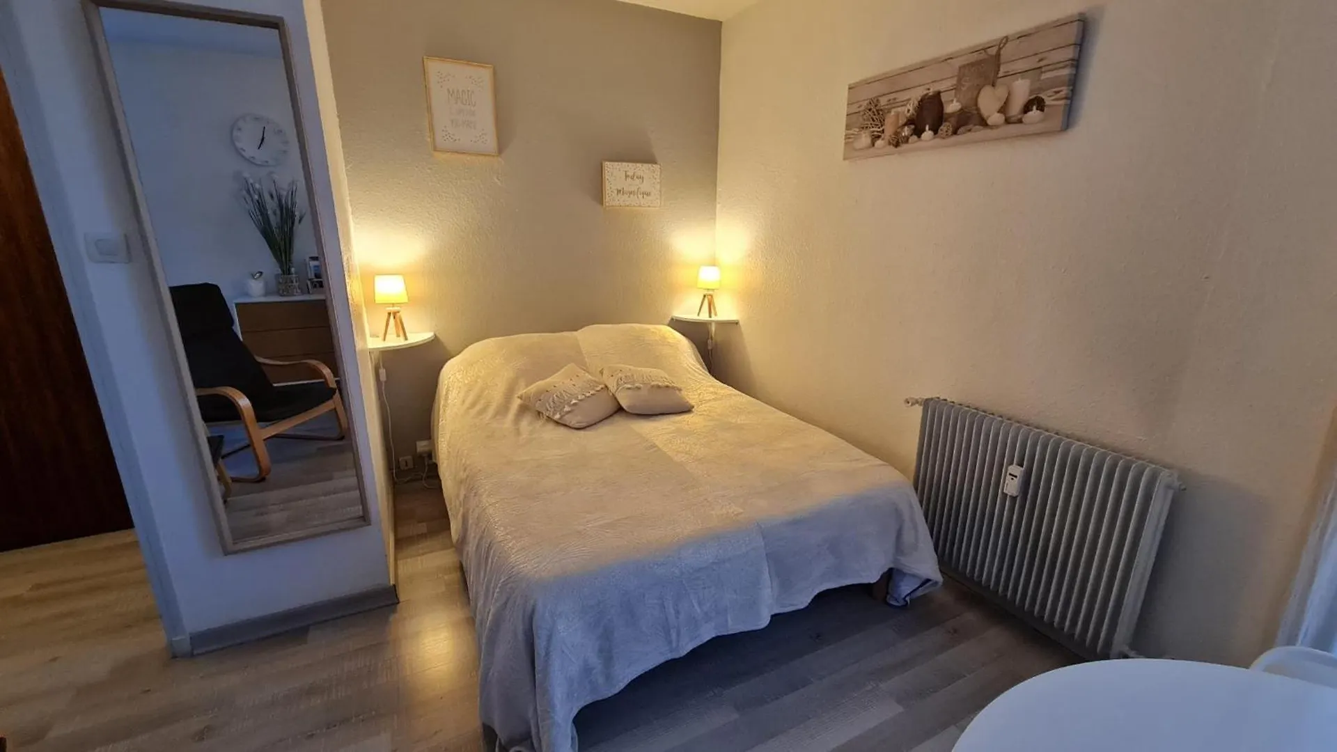 Superbes Studios Du Parc Paradis Greoux-les-Bains 0*,  France